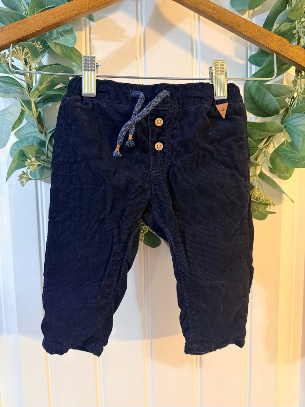 🌿10/$25 • H&M Navy Corduroy Lined Pants